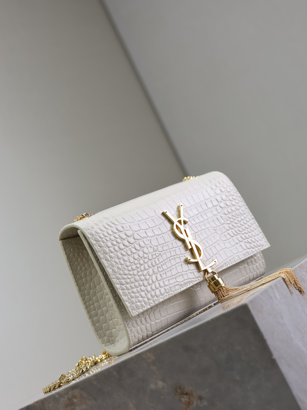[TOP] Yves Saint Laurent YSL Kate Tassel Bag Croc Embossed Cowhide 20x13.5x5.5cm/24x14.5x5cm - White & GHW