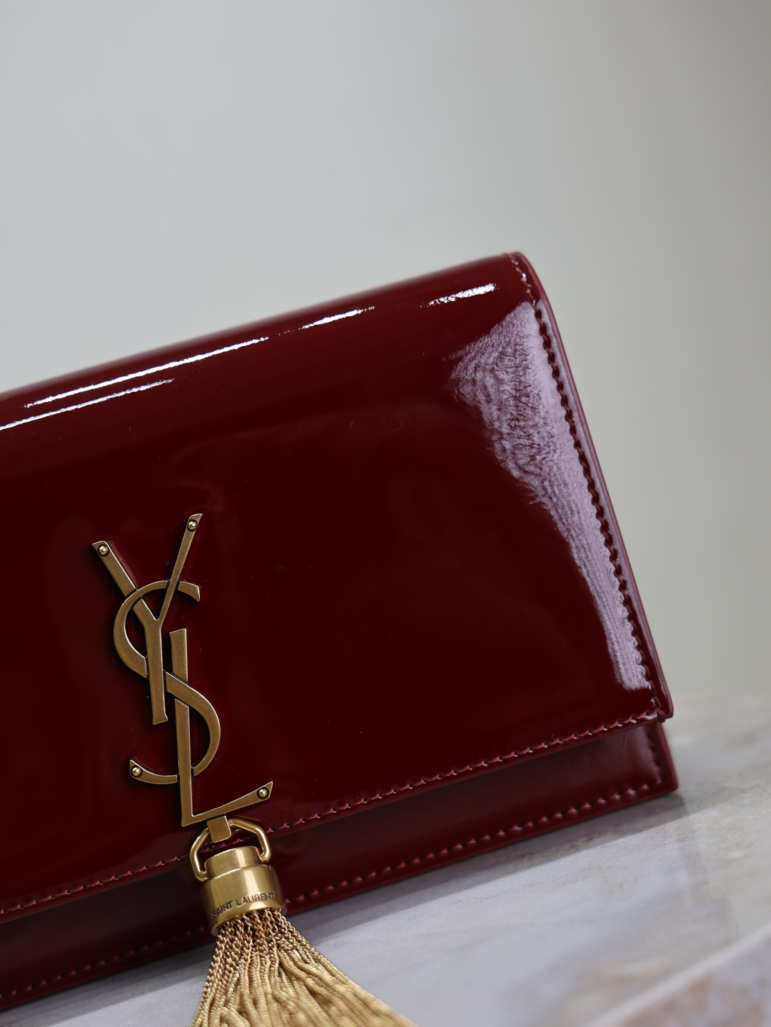 [TOP] Yves Saint Laurent YSL Kate Tassel Bag Patent 19x12.5x4cm - Dark Red & GHW