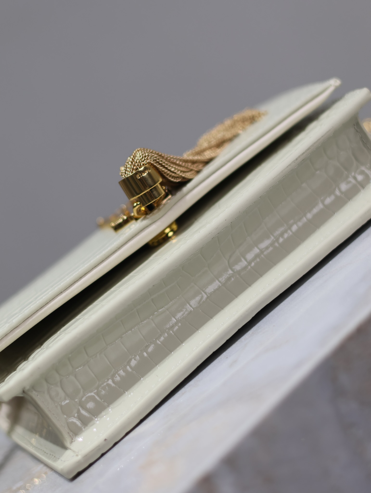 [TOP] Yves Saint Laurent YSL Kate Tassel Bag Croc Embossed Cowhide 19x12.5x4cm - White & GHW