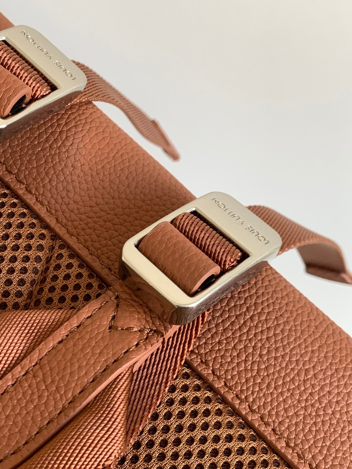 [TOP] Louis Vuitton LV Fastline Backpack 38x43x15cm - Brown