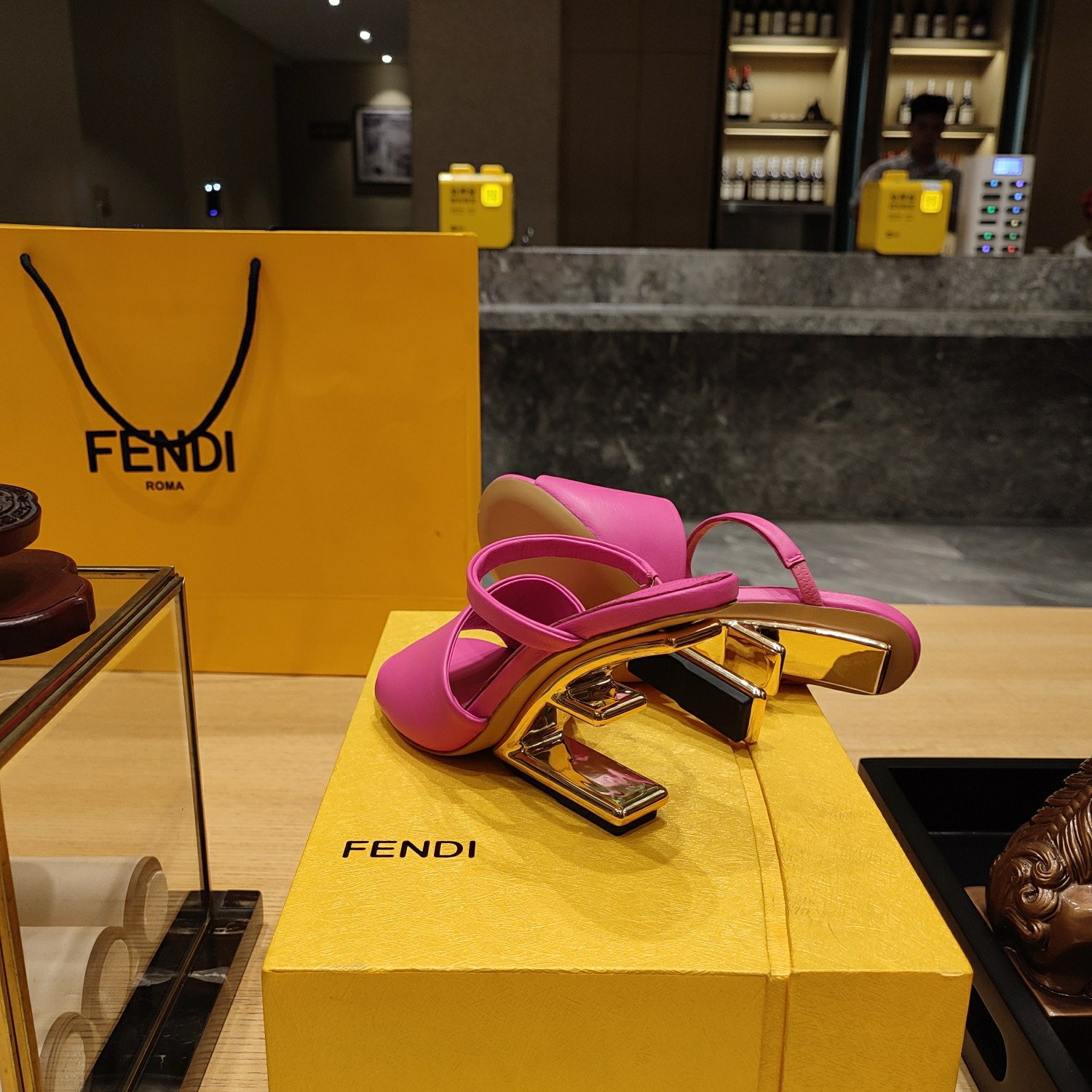 [TOP] FENDI High Heel Slippers - Pink
