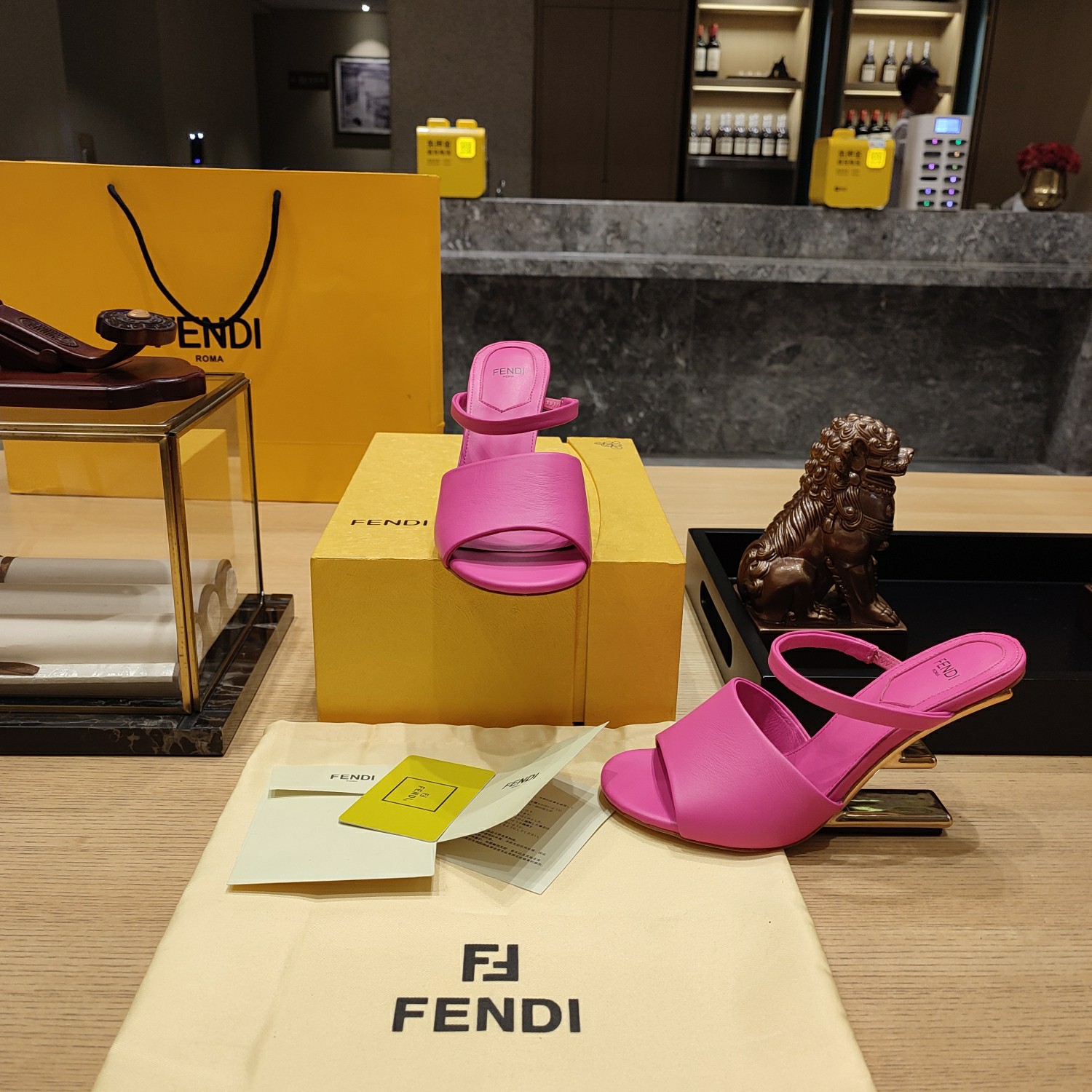 [TOP] FENDI High Heel Slippers - Pink