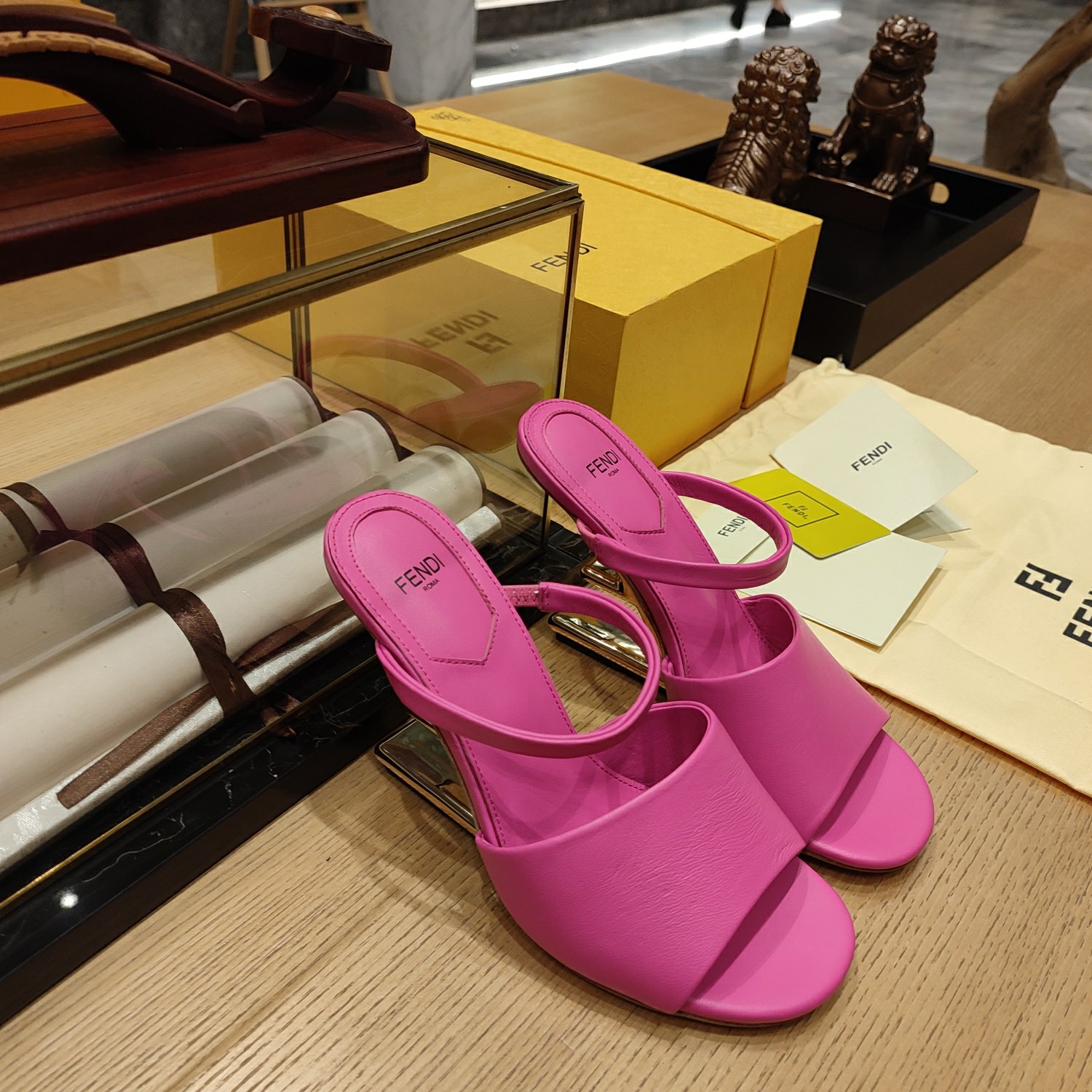 [TOP] FENDI High Heel Slippers - Pink