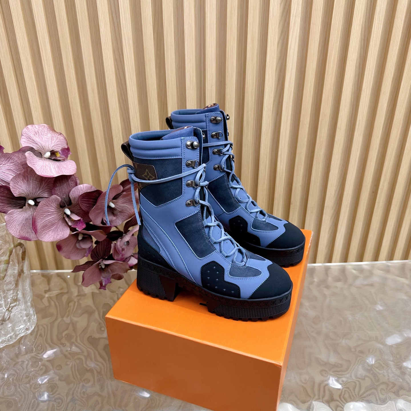 [TOP] Louis Vuitton LV Short Boots - 2 Colors