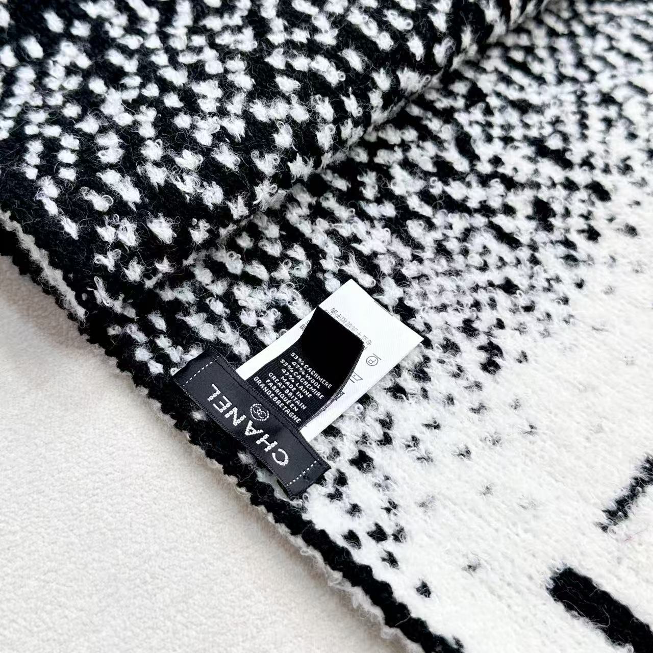 [TOP] CHANEL Cashmere Scarf 30*180cm - Black