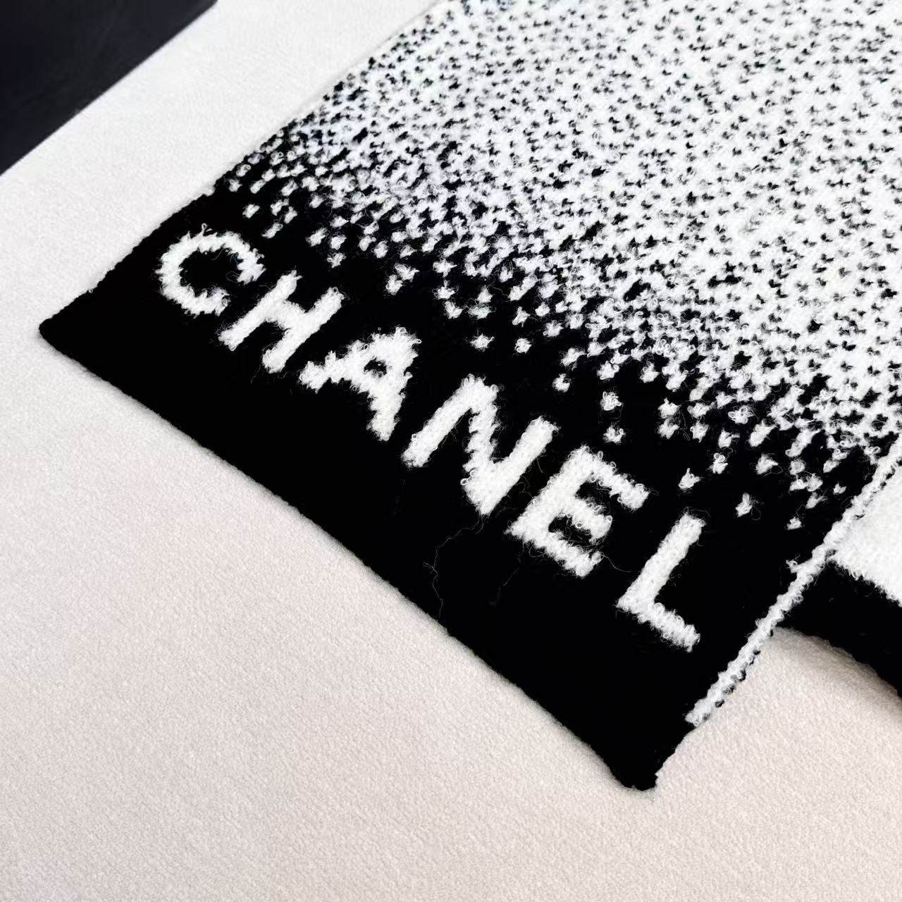 [TOP] CHANEL Cashmere Scarf 30*180cm - Black
