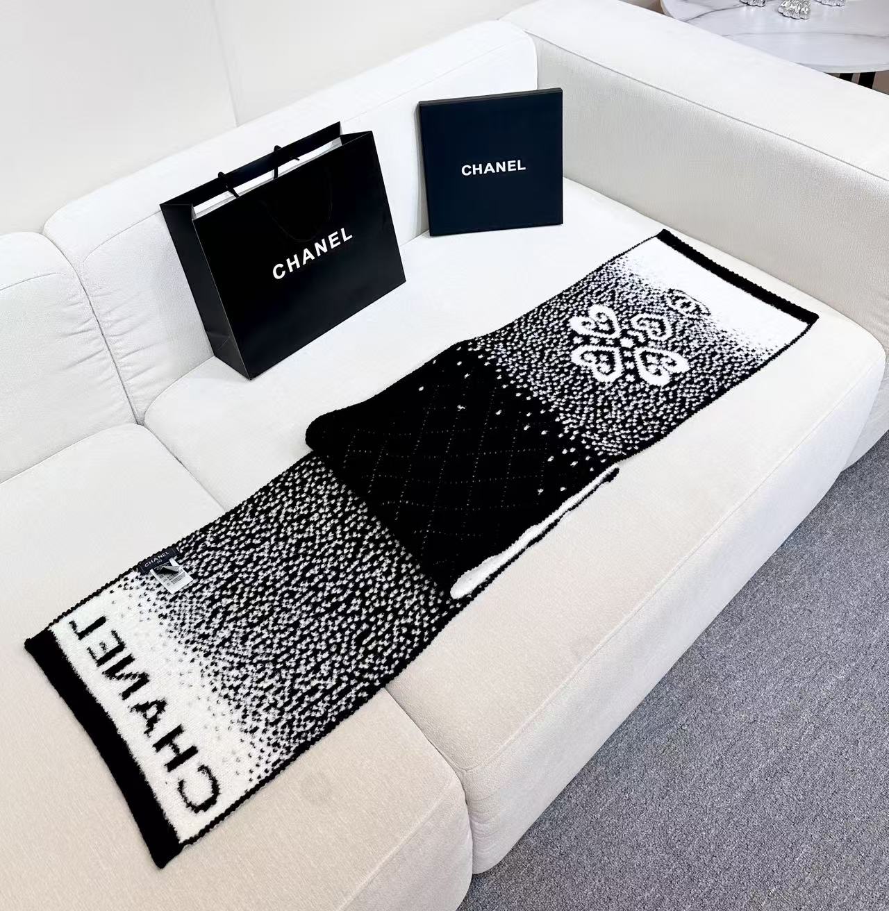 [TOP] CHANEL Cashmere Scarf 30*180cm - Black