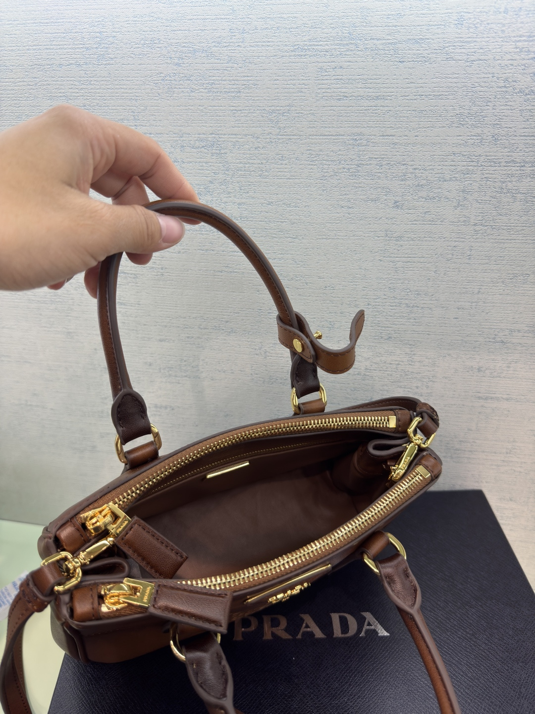 [TOP] PRADA Galleria Mini Saffiano Bag 21x12.5x8.5cm - Chocolate