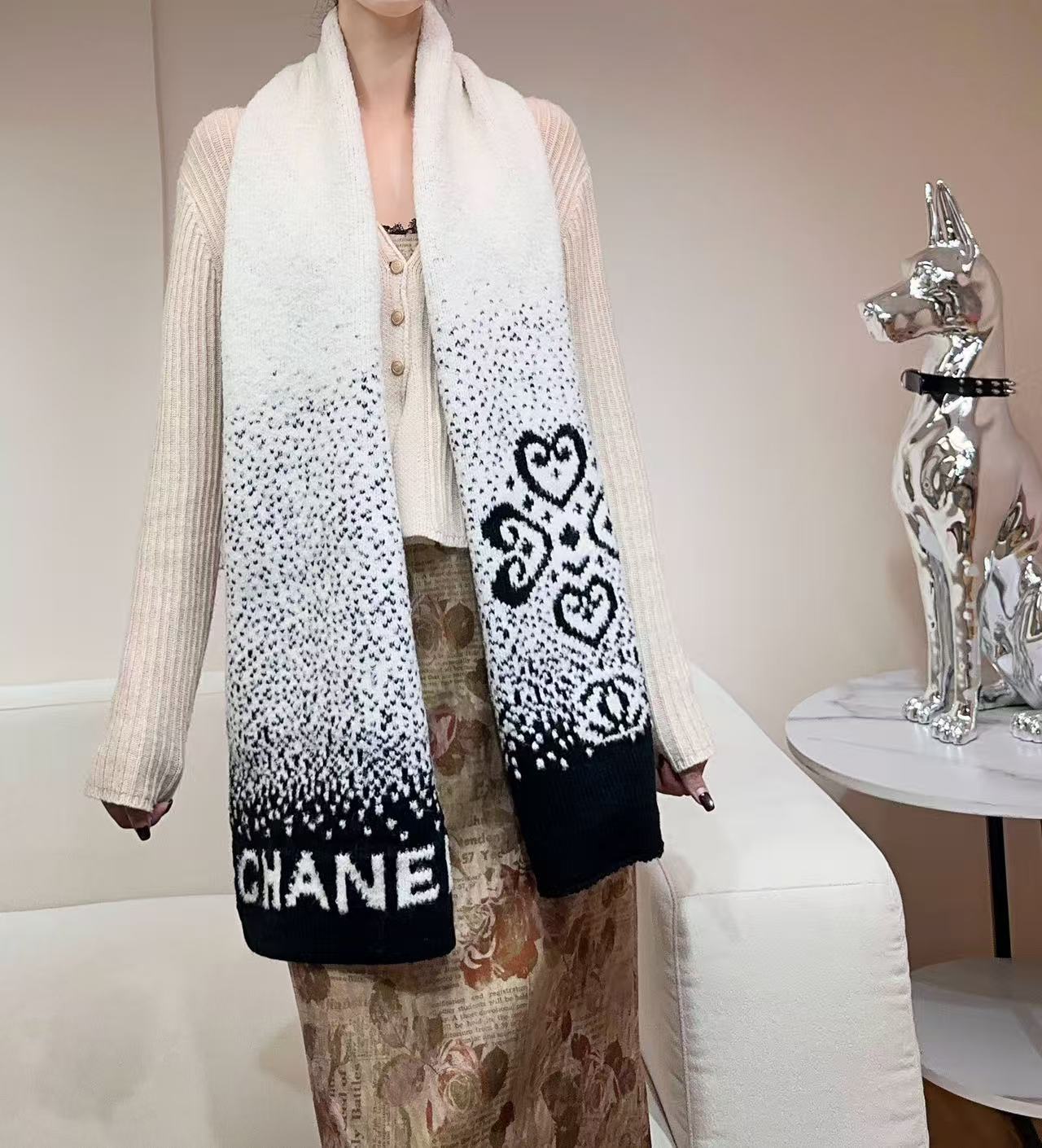 [TOP] CHANEL Cashmere Scarf 30*180cm - Black