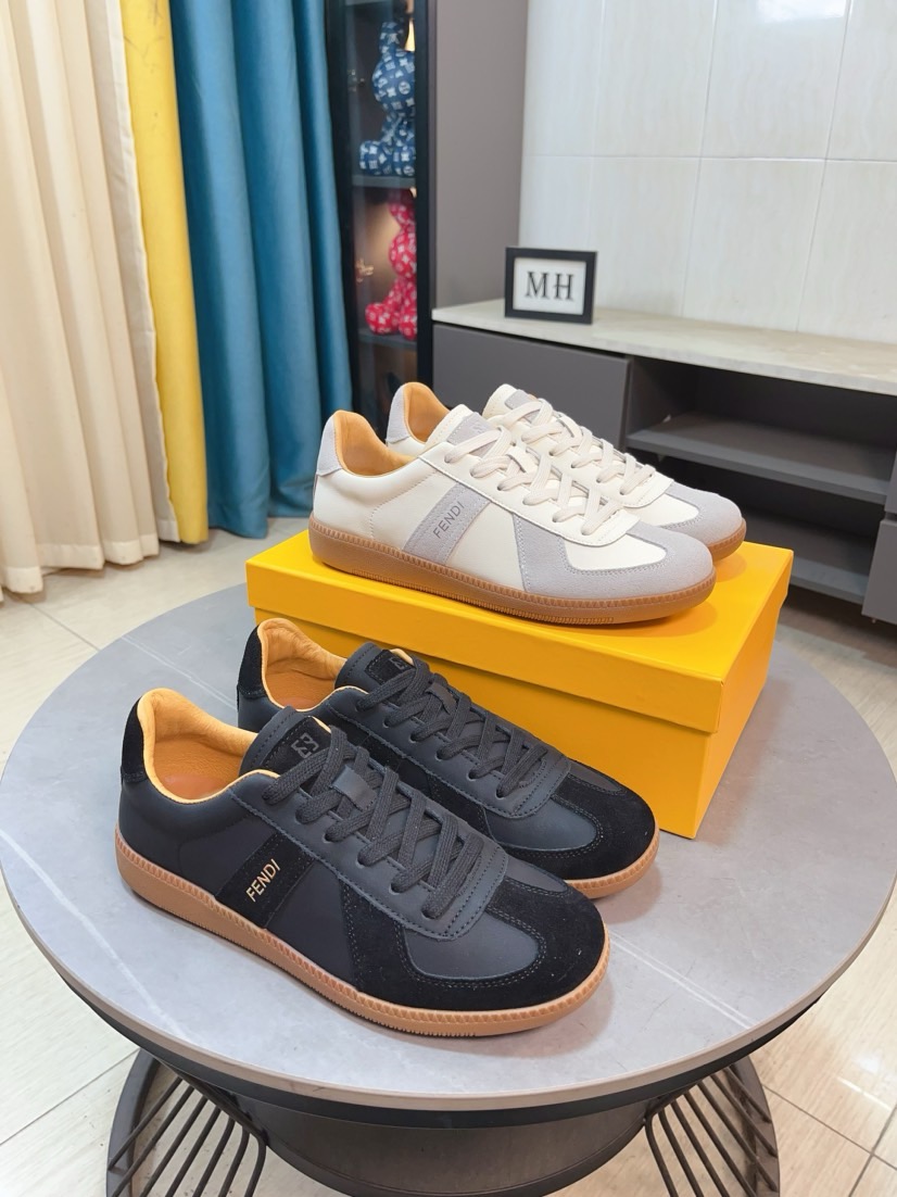 [TOP] FENDI Men's Cowhide Casual Shoes - 2 Cors