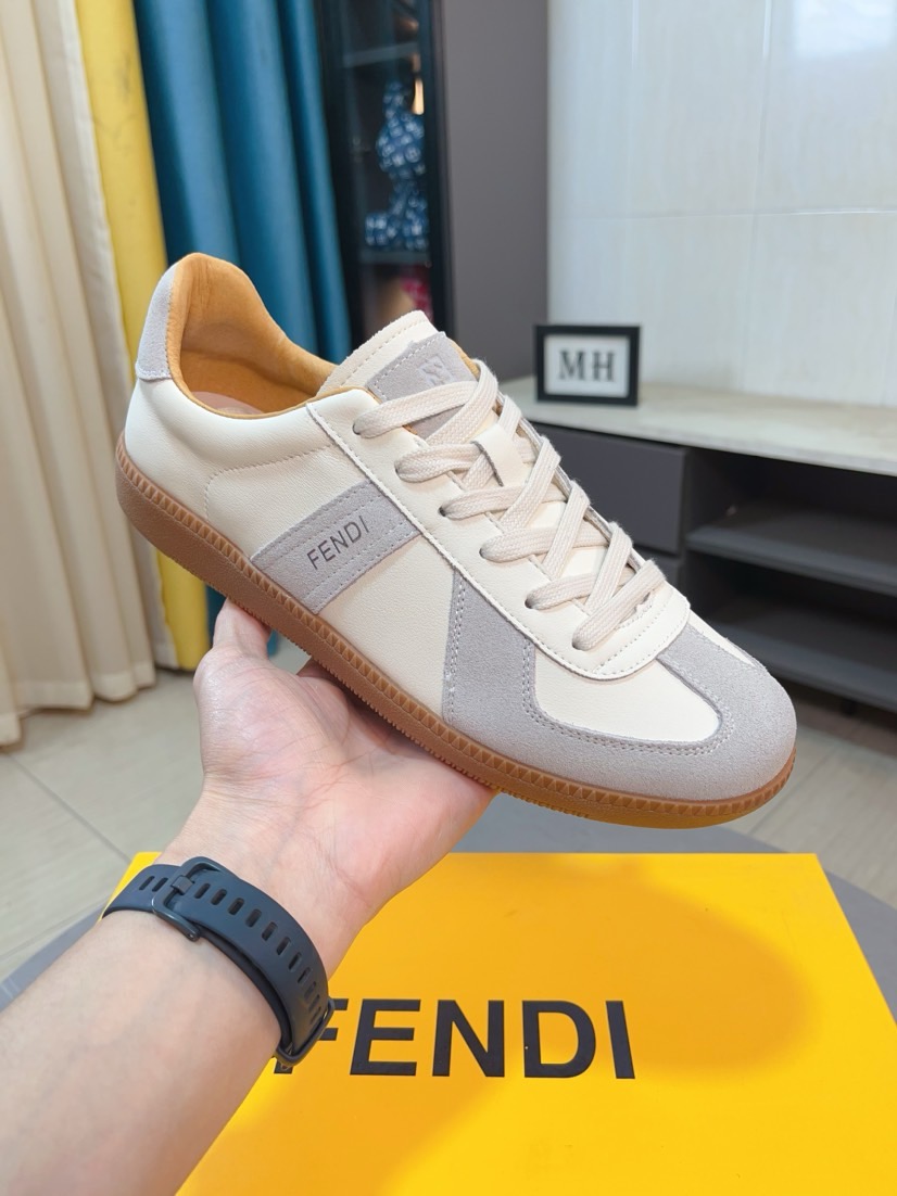 [TOP] FENDI Men's Cowhide Casual Shoes - 2 Cors