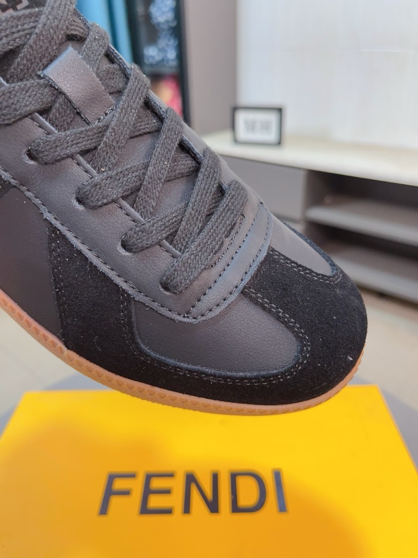 [TOP] FENDI Men's Cowhide Casual Shoes - 2 Cors