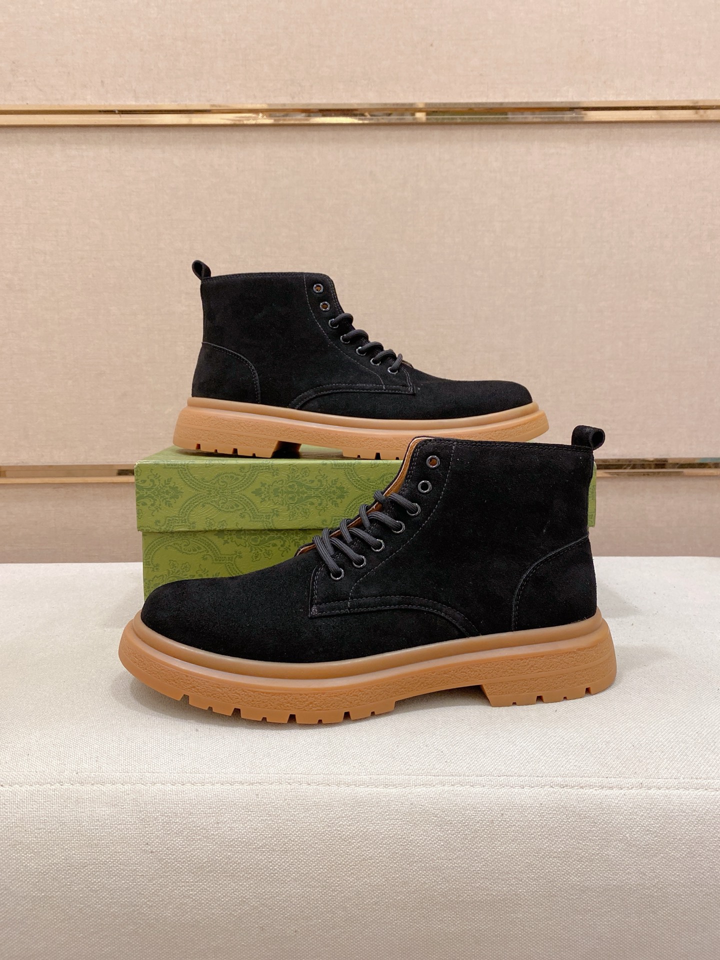 [TOP] GUCCI Men's Cowhide Casual Shoes - 3 Colors