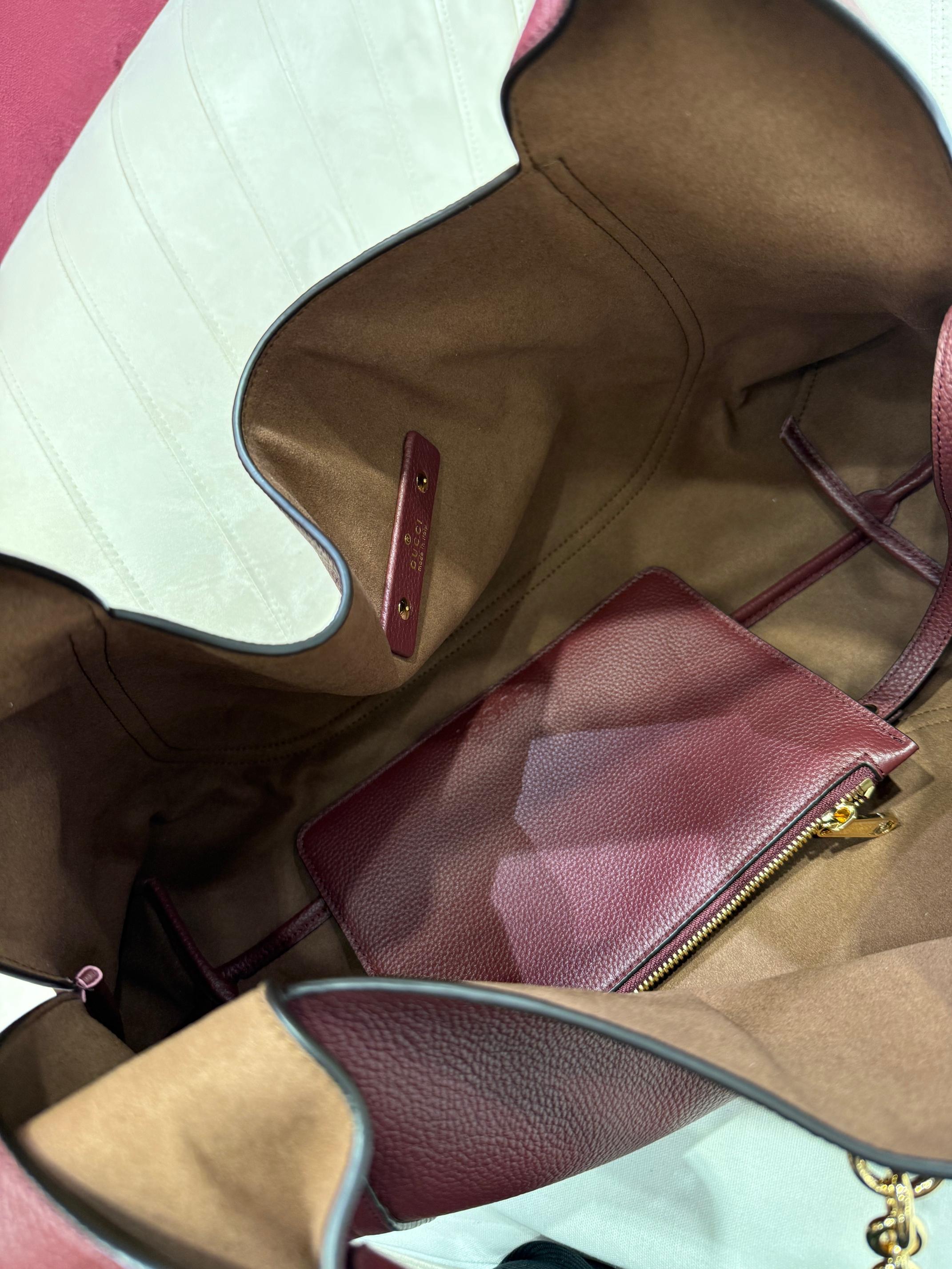 [TOP] GUCCI Softbit Shoulder Bag Cowhide 46 x 26 x 16 cm - Red