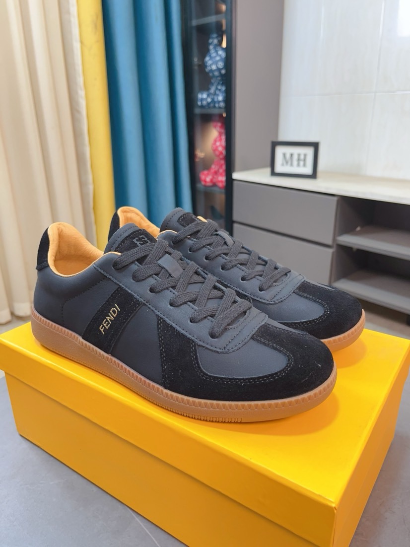 [TOP] FENDI Men's Cowhide Casual Shoes - 2 Cors