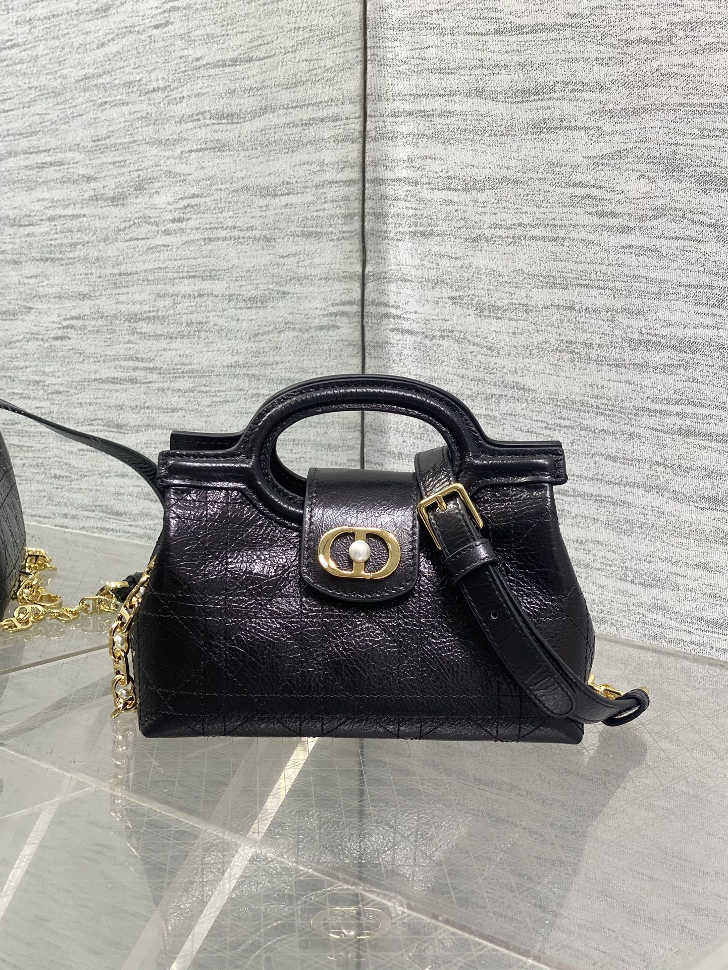 [TOP] Christian Dior  Jolie Top Handle Bag 18.5 x 13 x 8.5 cm - Black