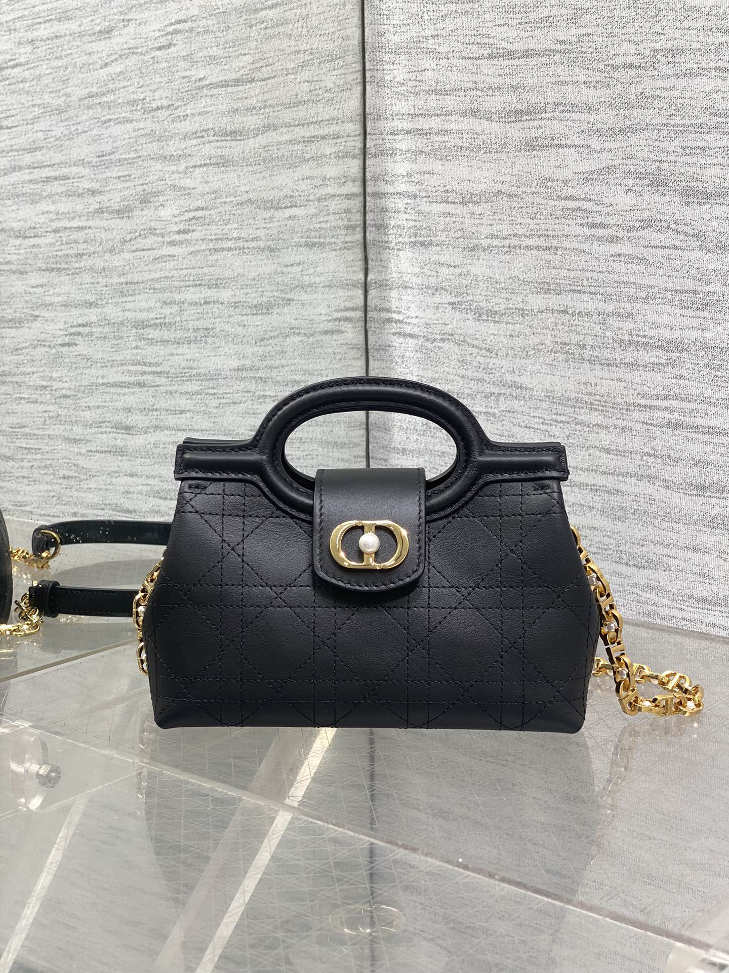 [TOP] Christian Dior  Jolie Top Handle Bag 18.5 x 13 x 8.5 cm - 3 Colors