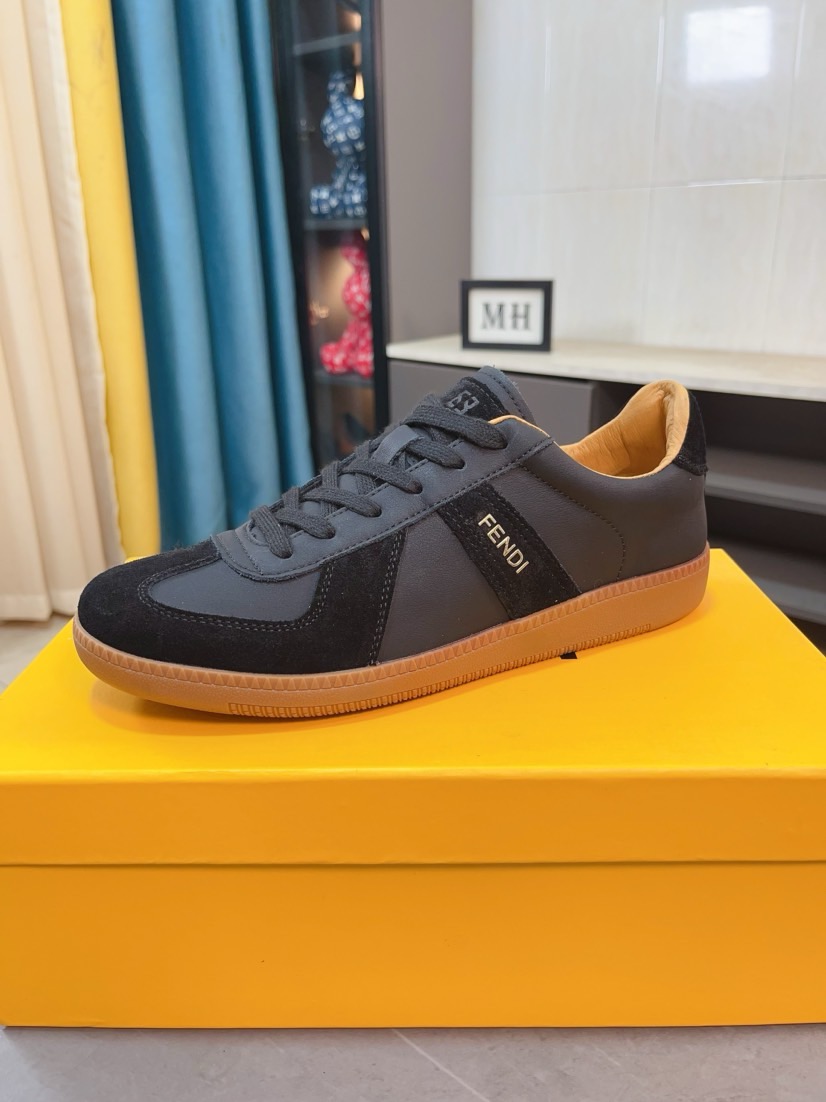 [TOP] FENDI Men's Cowhide Casual Shoes - 2 Cors