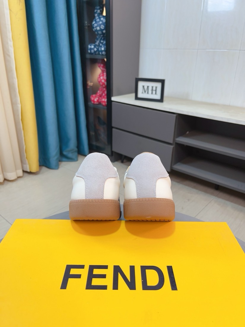 [TOP] FENDI Men's Cowhide Casual Shoes - 2 Cors