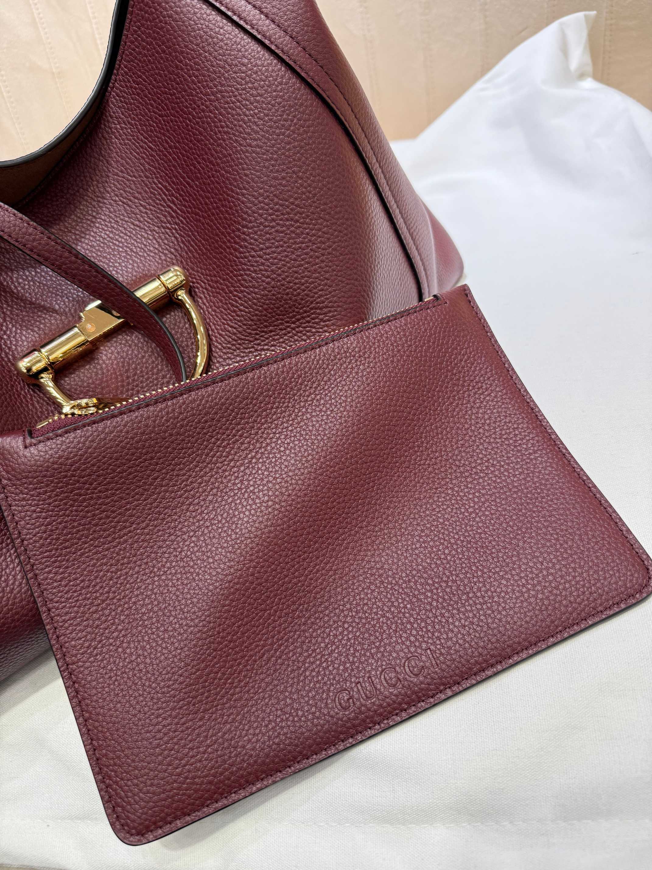 [TOP] GUCCI Softbit Shoulder Bag Cowhide 46 x 26 x 16 cm - Red