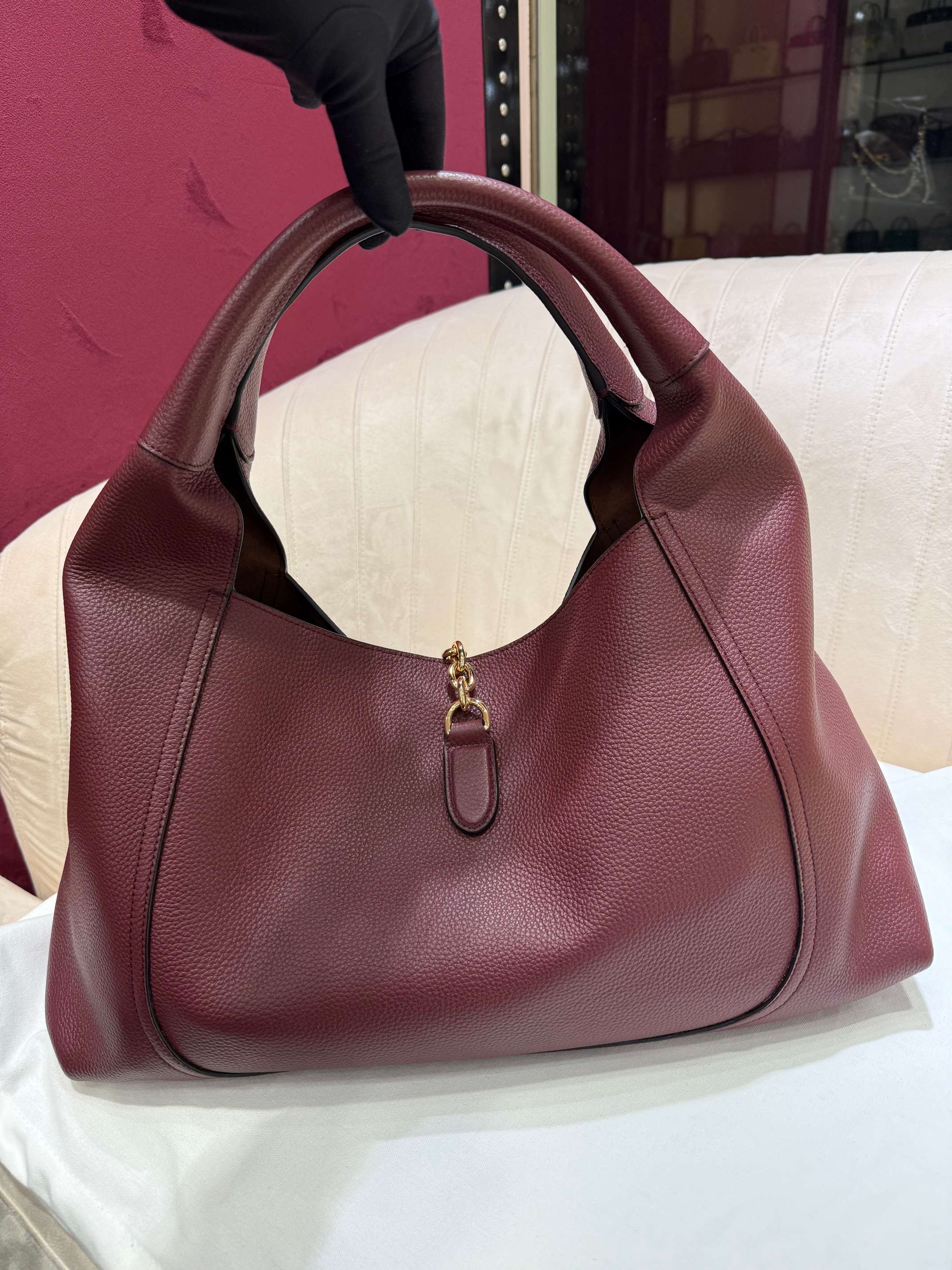 [TOP] GUCCI Softbit Shoulder Bag Cowhide 46 x 26 x 16 cm - Red