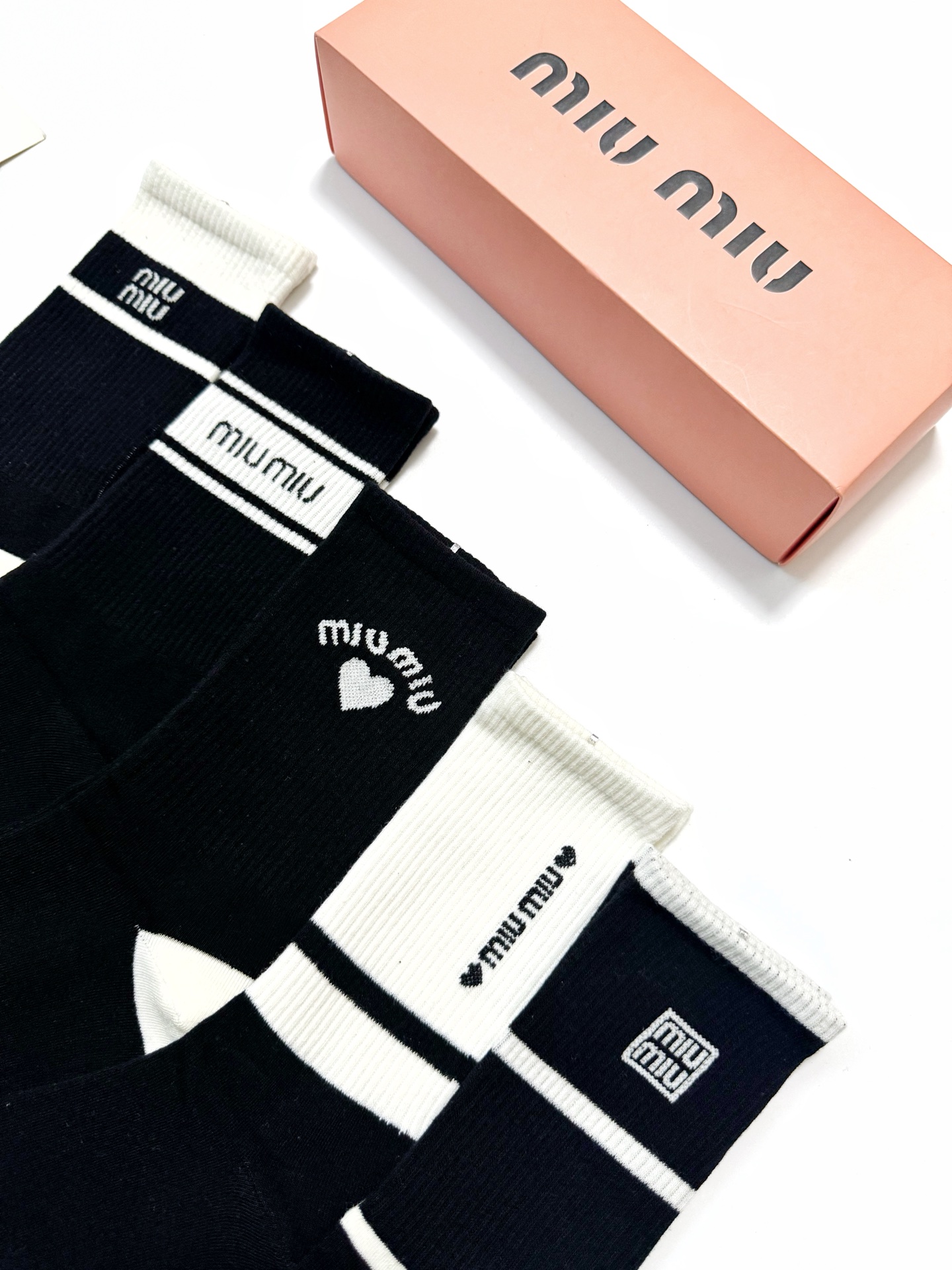 [TOP] Miu Miu Socks - 5 Pieces as a Set