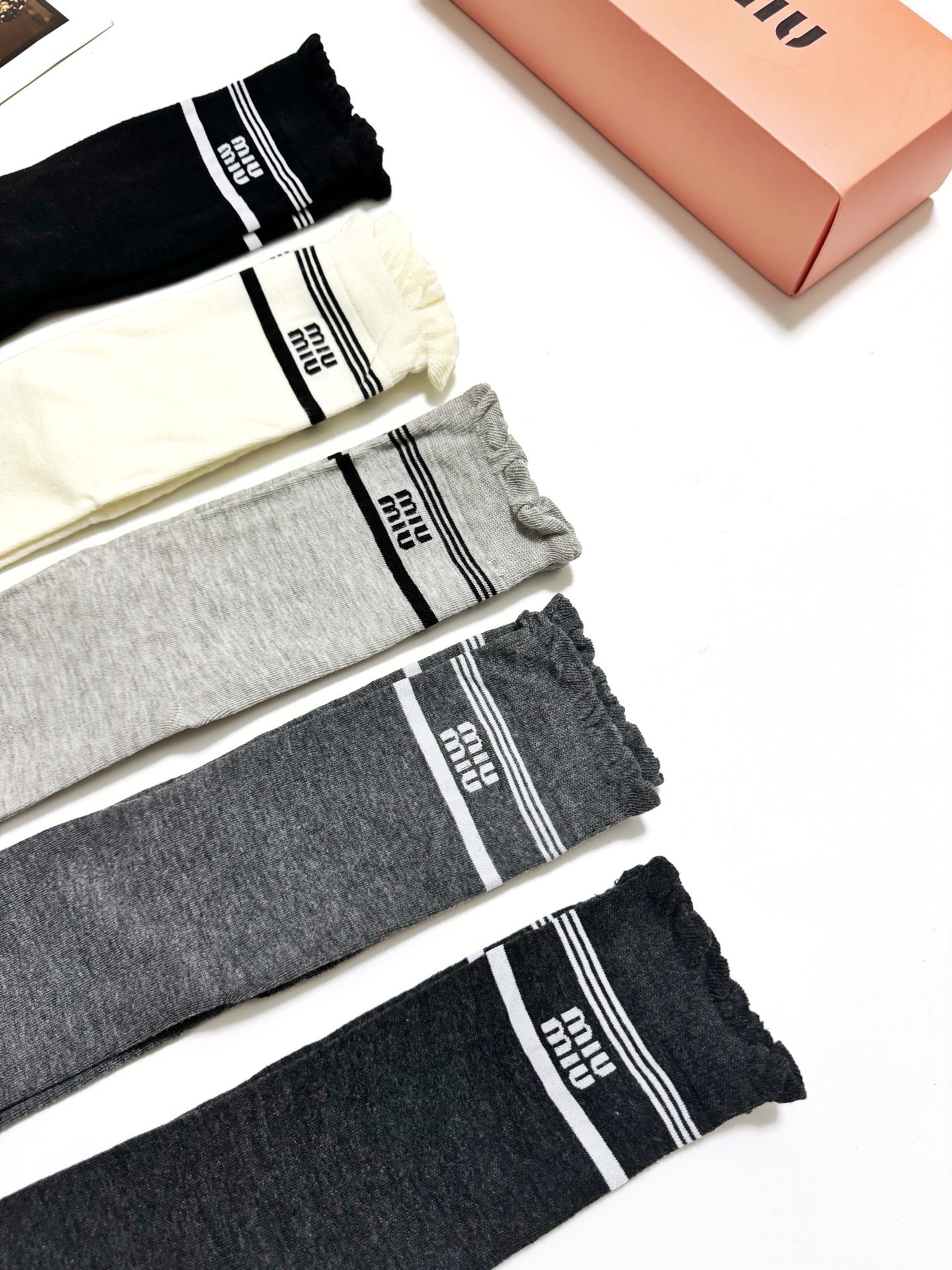 [TOP] Miu Miu Socks - 5 Pieces as a Set