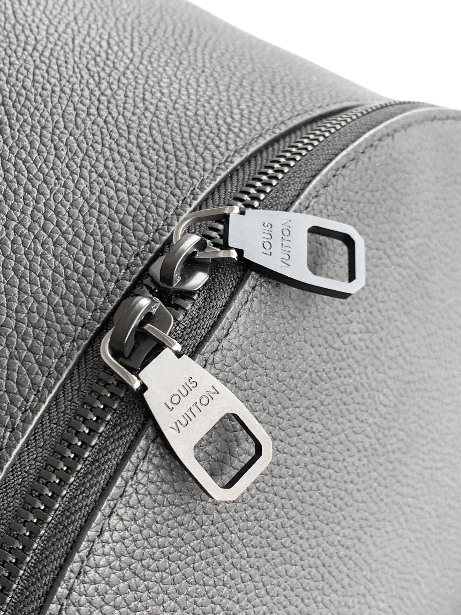 [TOP] Louis Vuitton LV Discovery Work Backpack 32x42x19cm - Black