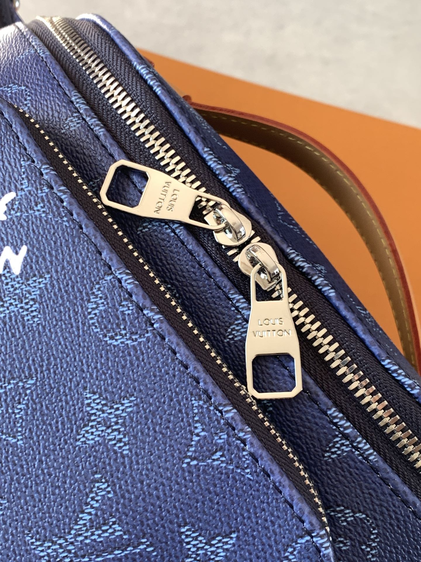 [TOP] Louis Vuitton LV Monogram Shadow Rush Bag Calfskin 30x15x8cm - 2 Colour