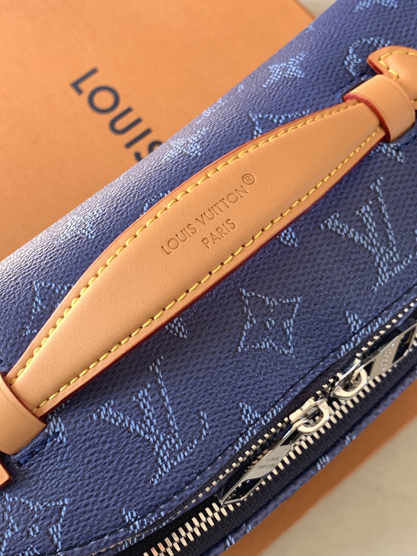 [TOP] Louis Vuitton LV Monogram Shadow Rush Bag Calfskin 30x15x8cm - 2 Colour