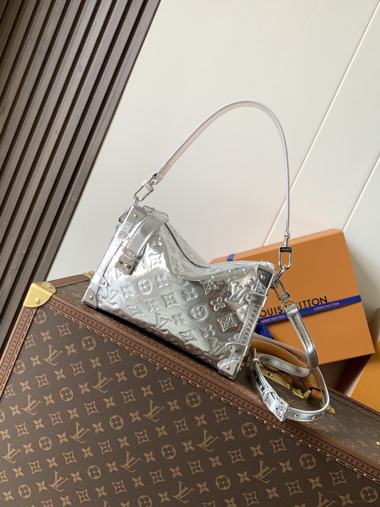 [TOP] Louis Vuitton LV Side Trunk Bag Monogram Miroir 16 x 8.5 x 23.5cm - Silver
