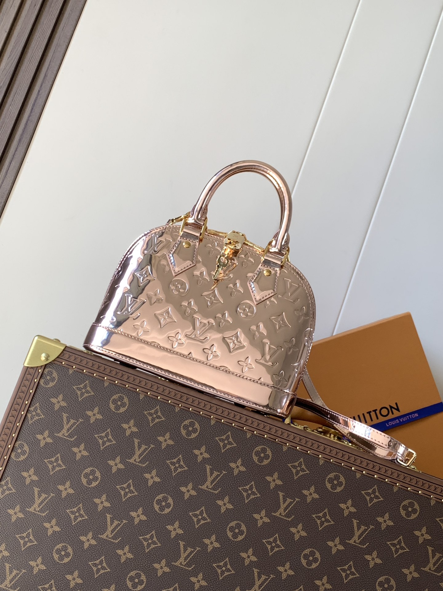 [TOP] Louis Vuitton LV Alma BB Bag Monogram Miroir 23.5X17.5X11.5cm - Rose Gold