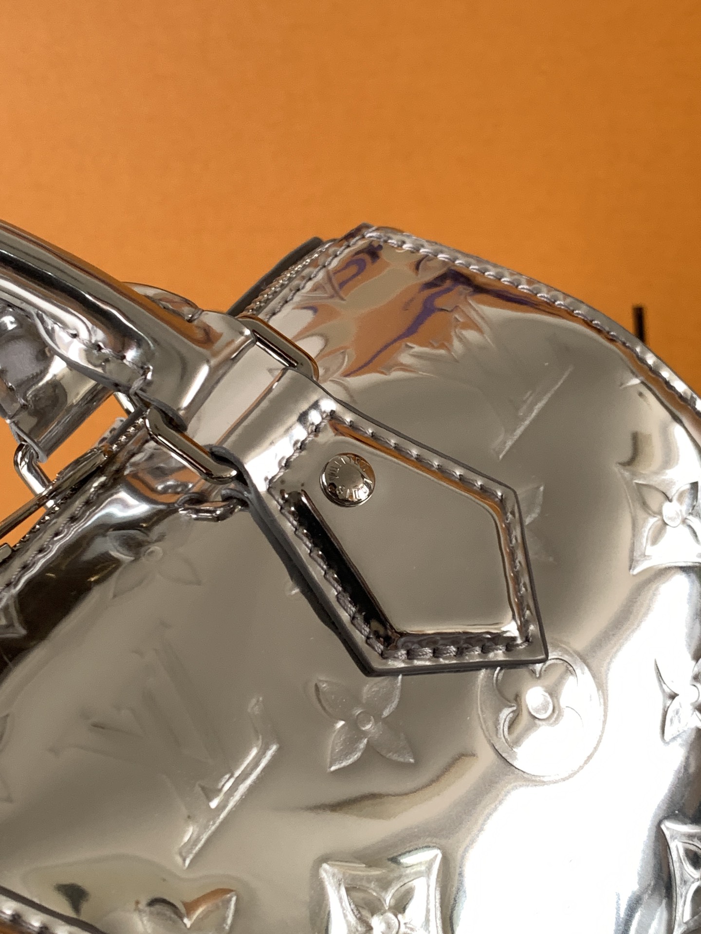 [TOP] Louis Vuitton LV Speedy Bandoulière 20 Monogram Miroir Bag 20.5 x 13.5 x 12 cm - Silver