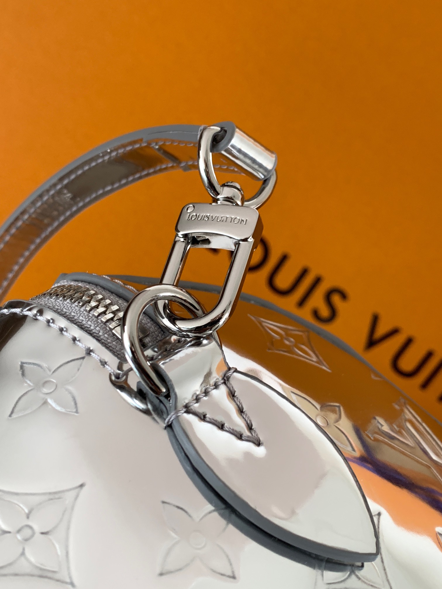 [TOP] Louis Vuitton LV Speedy Bandoulière 20 Monogram Miroir Bag 20.5 x 13.5 x 12 cm - Silver