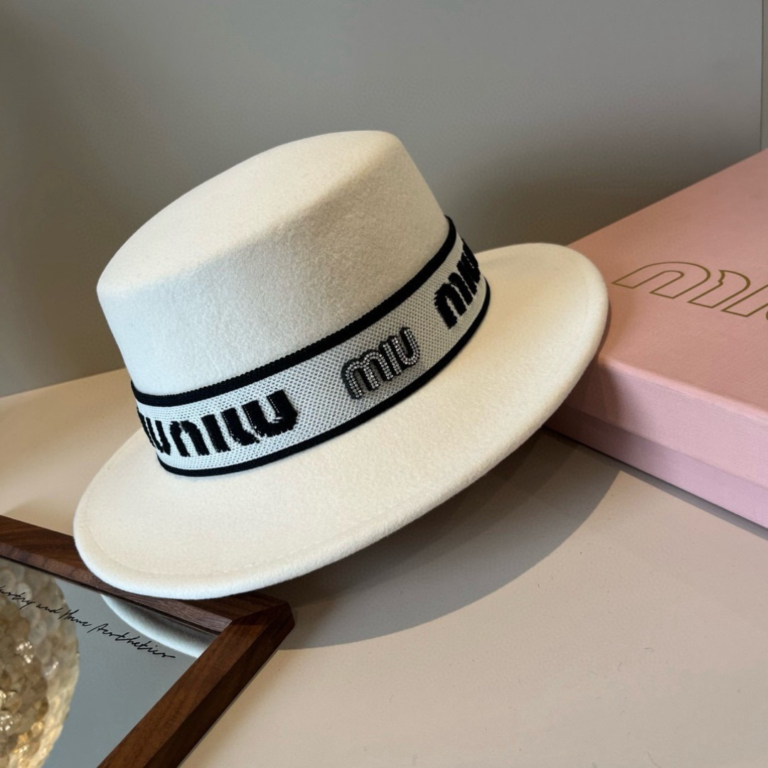 [TOP] Miu Miu Wool Hat - White