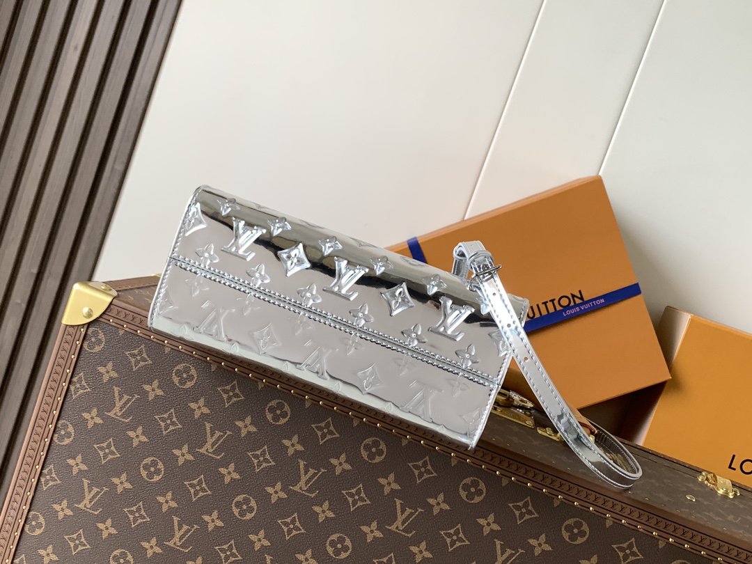 [TOP] Louis Vuitton LV On The Go Bag Monogram Miroir 25X19X11.5cm - Silver