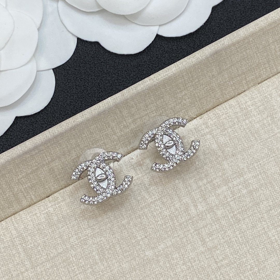 [TOP] CHANEL  Earrings - Sliver