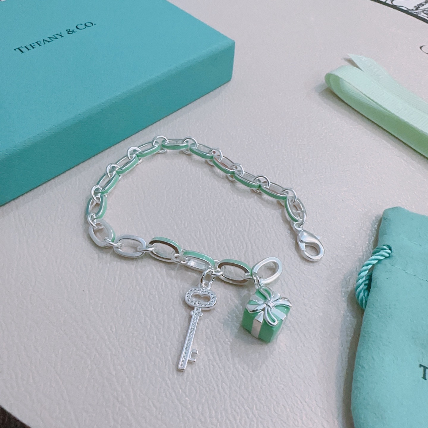 [TOP] Tiffany & Co.  Bracelet - Sliver