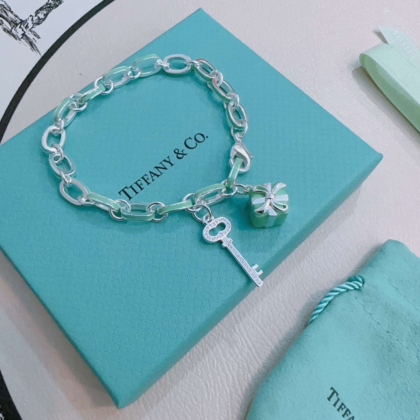 [TOP] Tiffany & Co.  Bracelet - Sliver