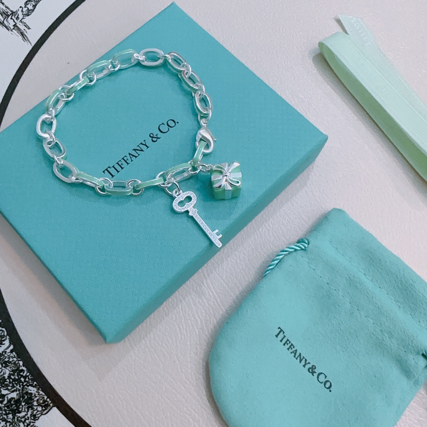 [TOP] Tiffany & Co.  Bracelet - Sliver