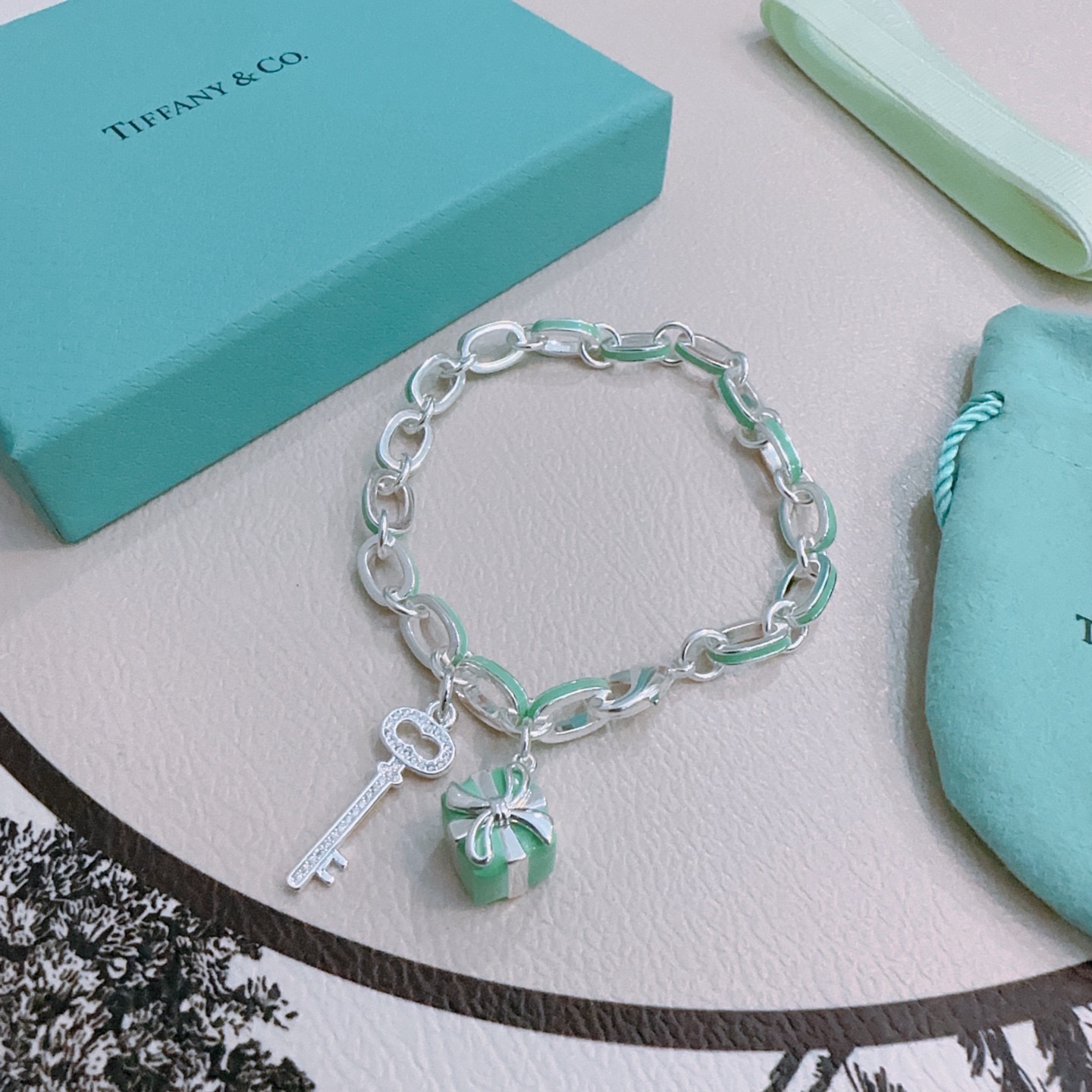 [TOP] Tiffany & Co.  Bracelet - Sliver