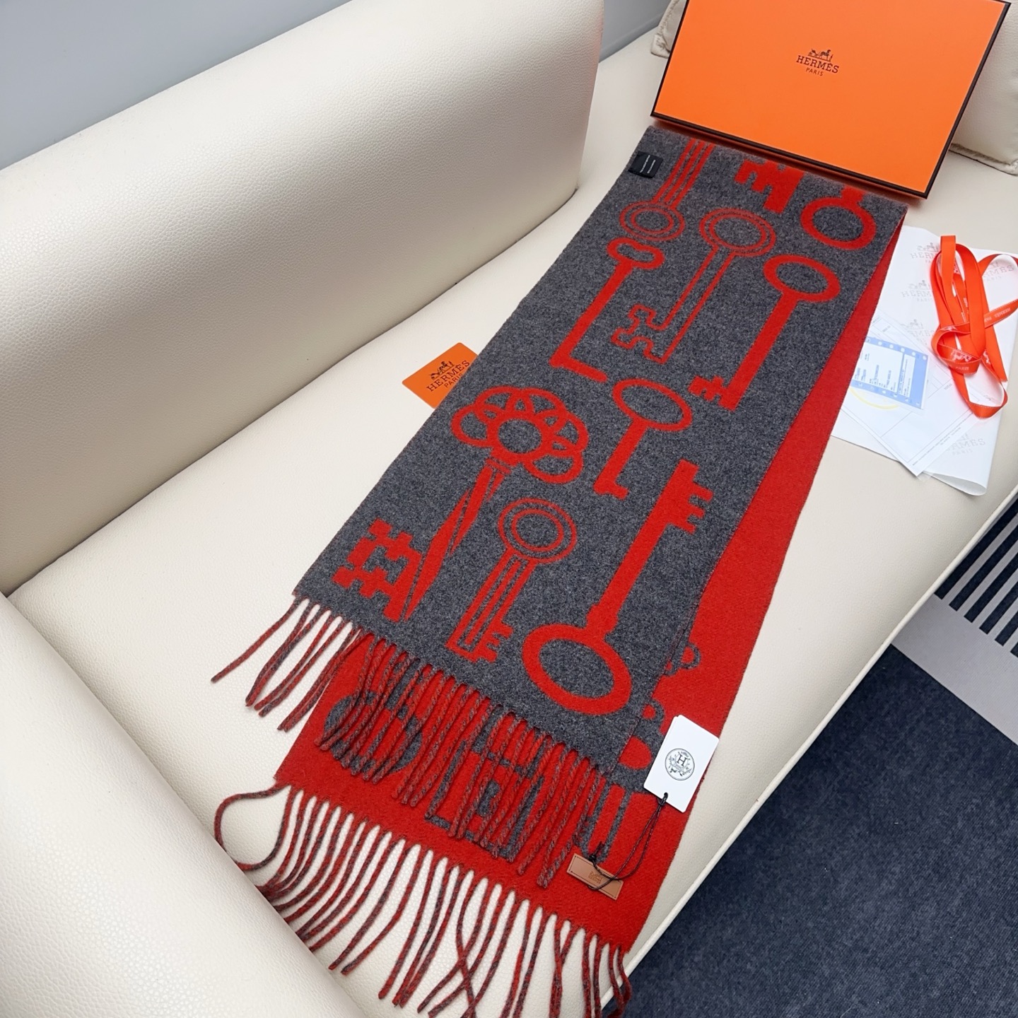 [TOP] HERMES Casaque Porte-Clefs Cashmere Scarf 30x180 cm - Red and Gray