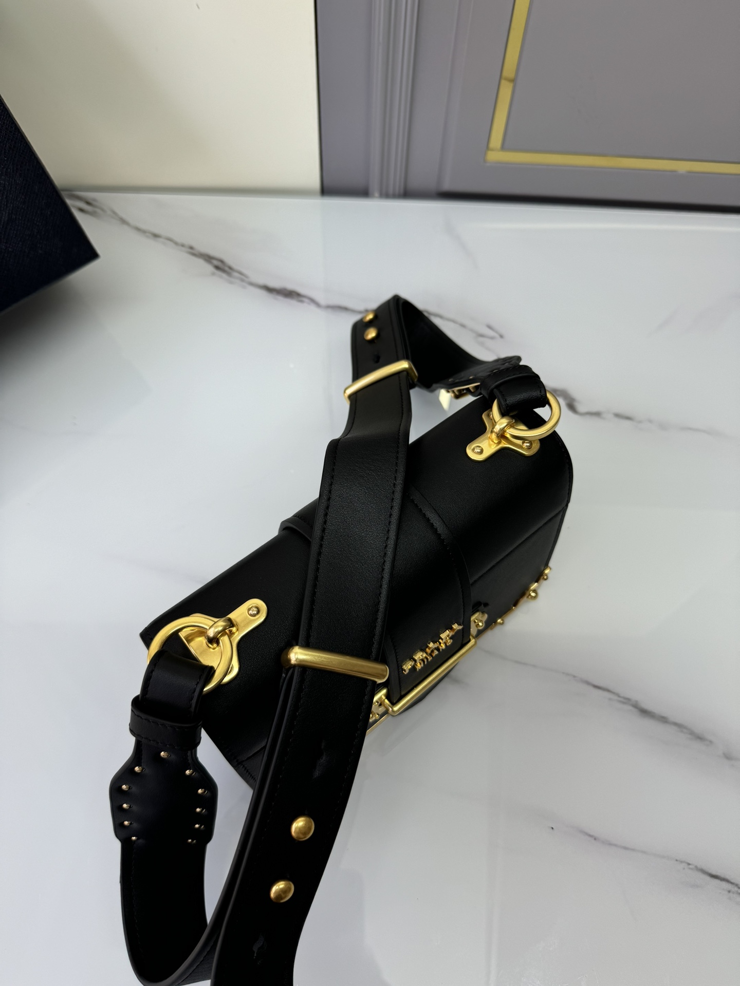 [TOP] PRADA Leather Bag 19X14cmX9cm - Black