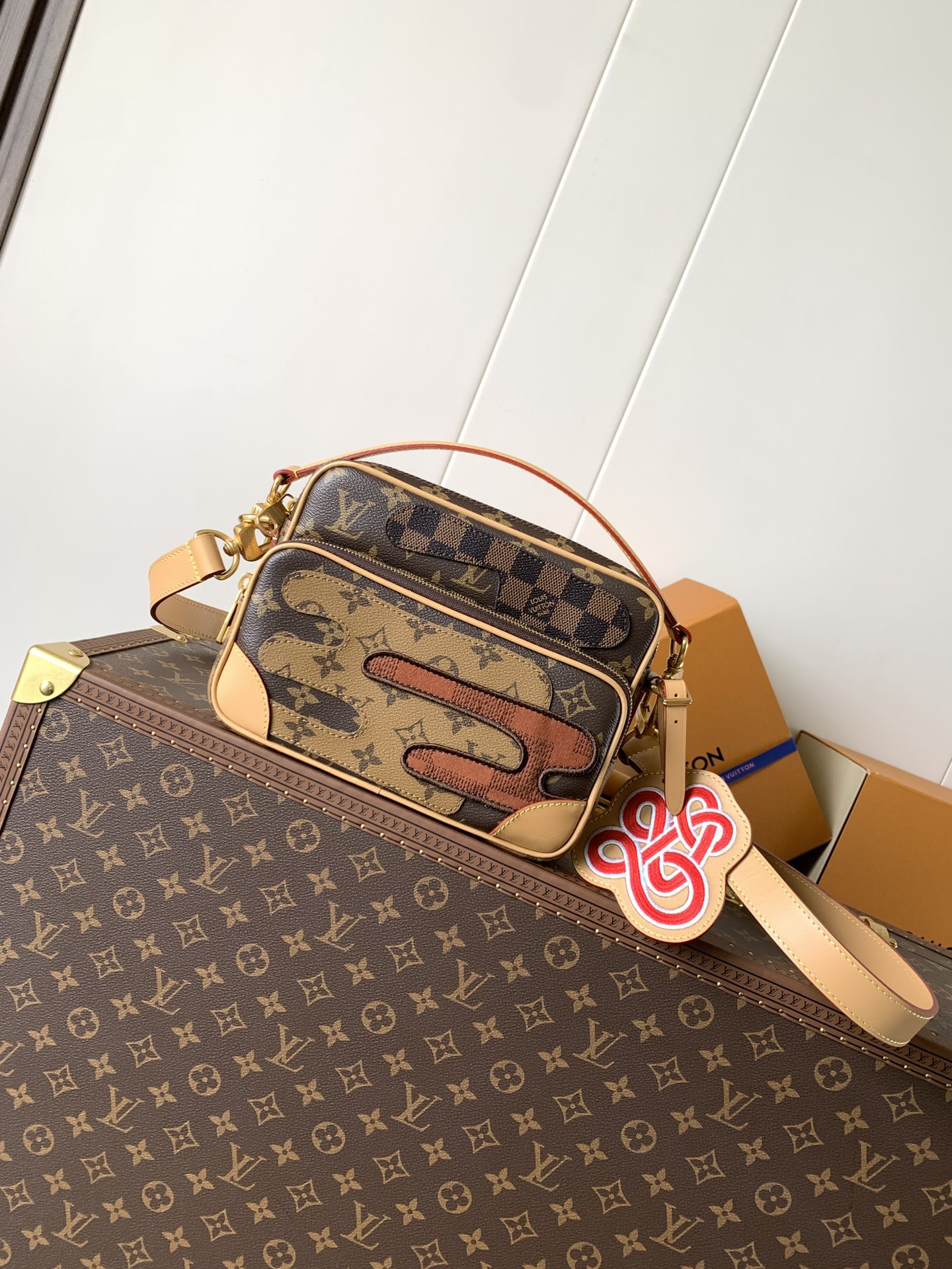 [TOP] Louis Vuitton LV  Monogram Landscape Nil Handbag 25x17.5x11cm - Brown