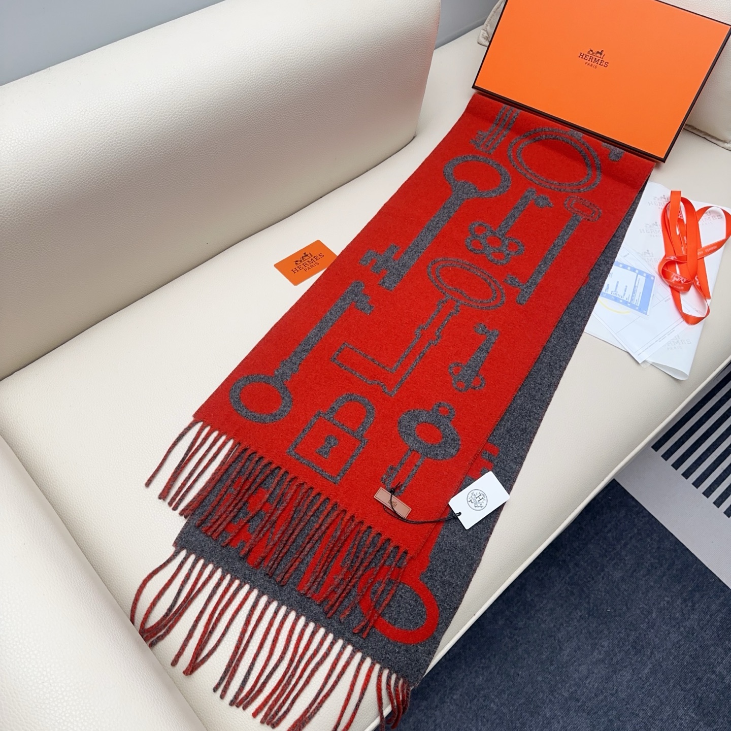 [TOP] HERMES Casaque Porte-Clefs Cashmere Scarf 30x180 cm - Red and Gray