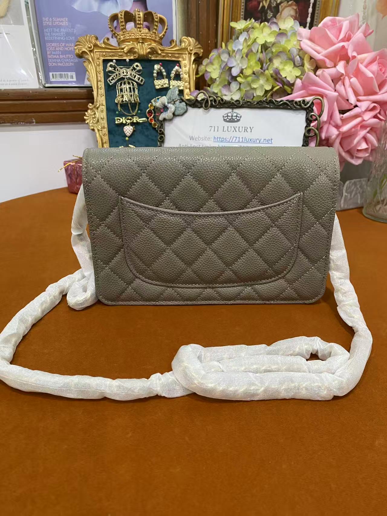 [TOP] CHANEL WOC Grain Cowhide Flap Bag 20×13×3.5cm - Gray & GHW