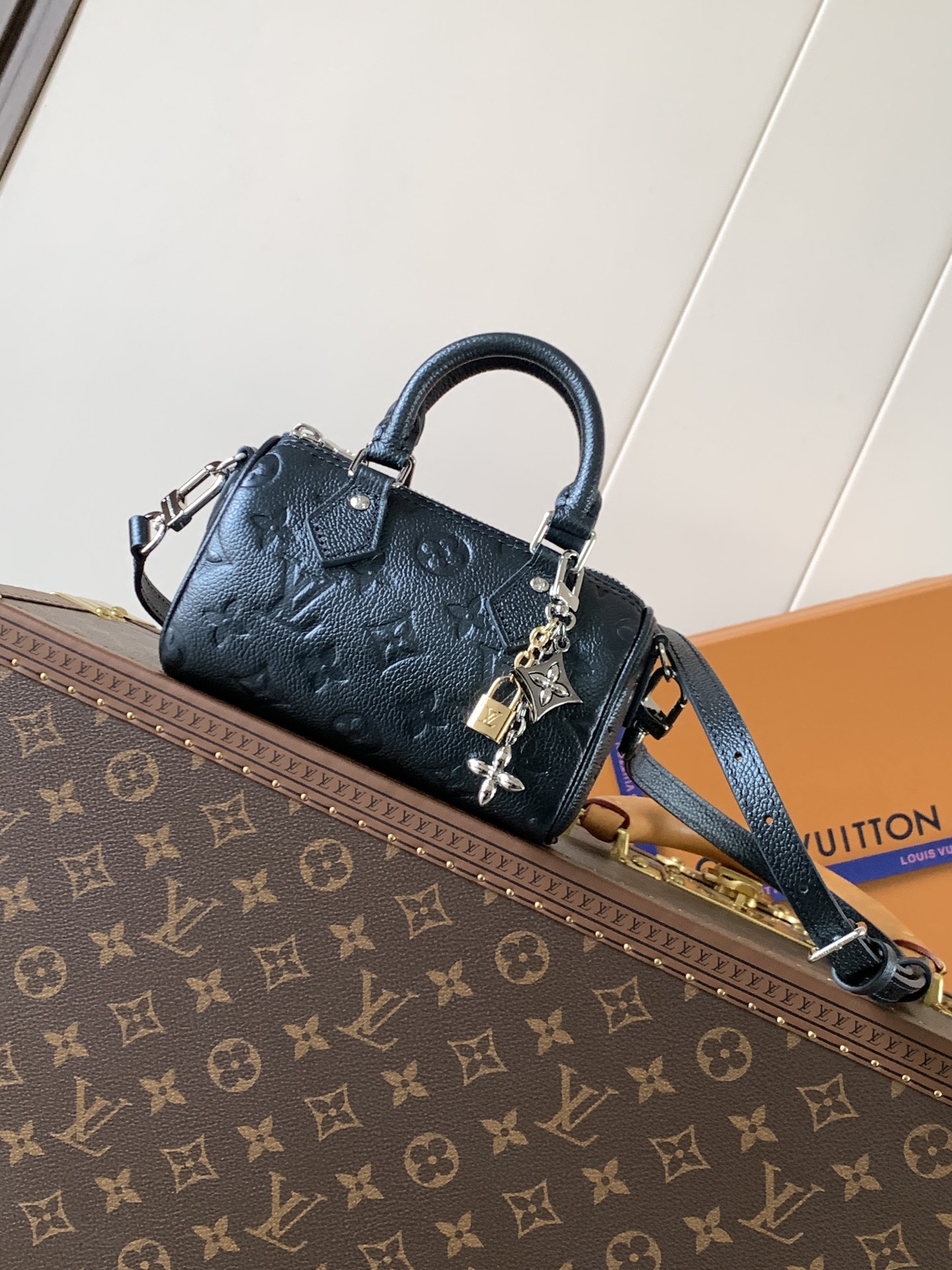 [TOP] Louis Vuitton LV Nano Speedy Bag 16×10×7.5 cm - Pearl Blue