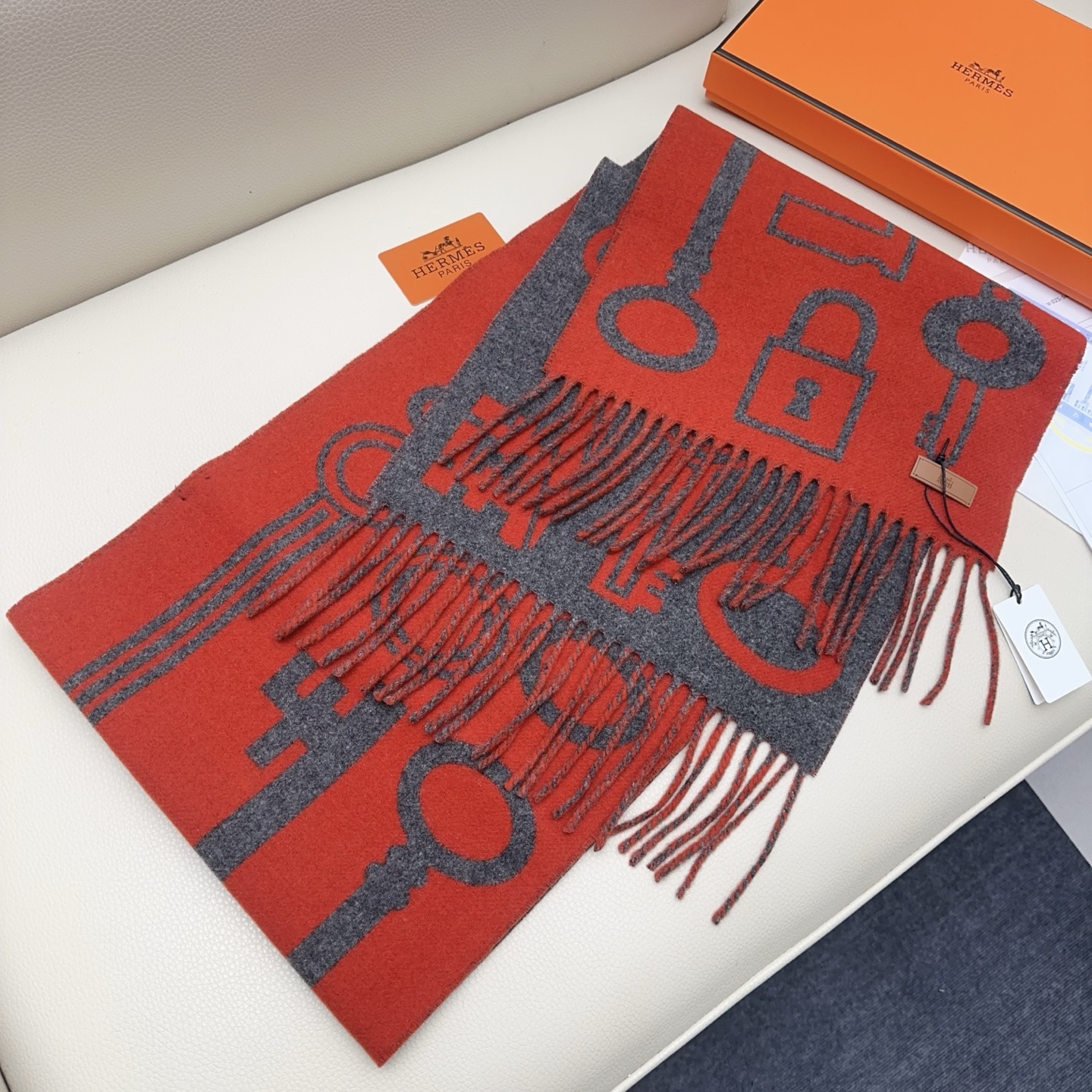 [TOP] HERMES Casaque Porte-Clefs Cashmere Scarf 30x180 cm - Red and Gray