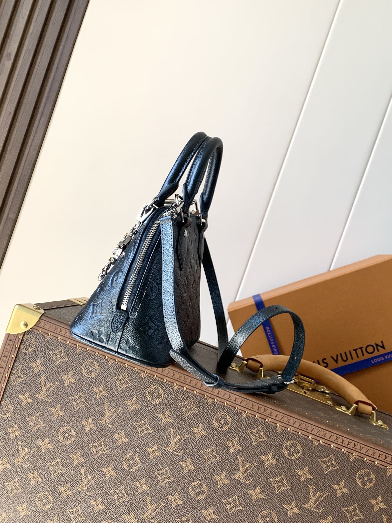 [TOP] Louis Vuitton LV Alma BB Bag 23.5x17.5x11.5 cm - Pearl Blue