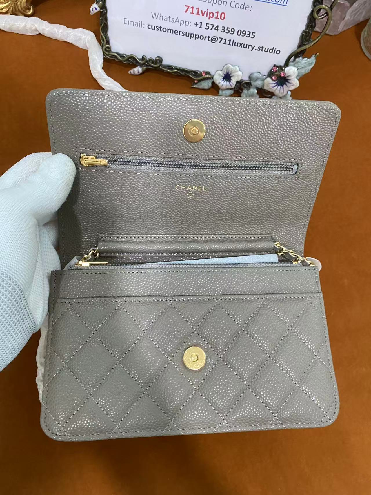 [TOP] CHANEL WOC Grain Cowhide Flap Bag 20×13×3.5cm - Gray & GHW